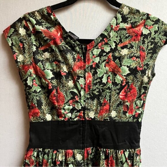 Retrolicious red cardinal bird floral mural fit & flare midi dress Sz S - Picture 6 of 12